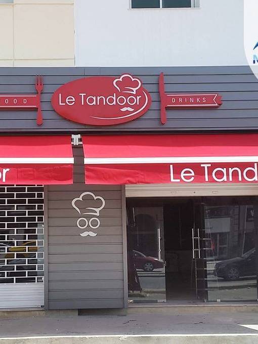Enseignes lumineuses et lettres 3D